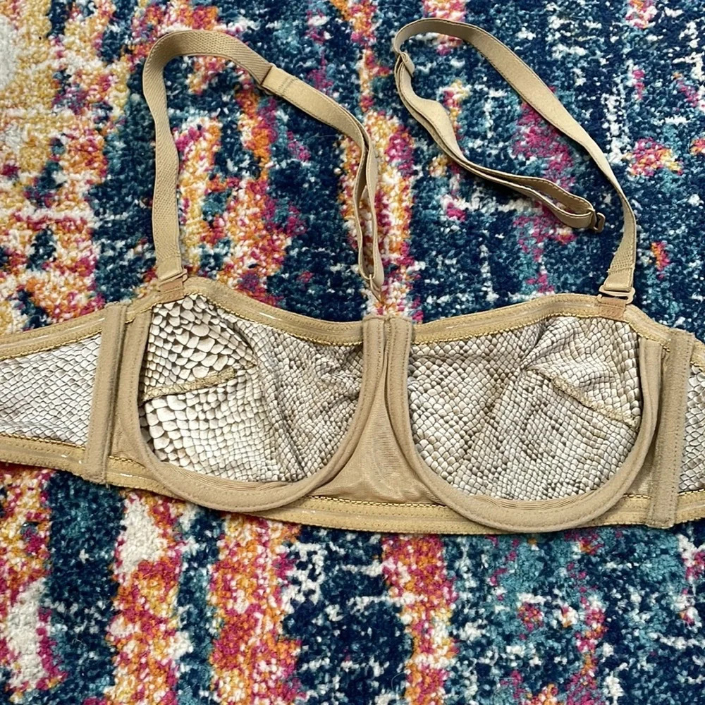 Victoria’s Secret Strapless Bra - Picture 4 of 7